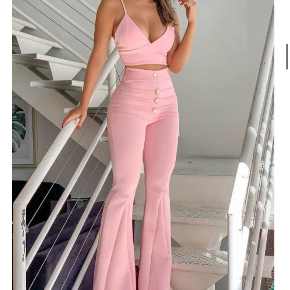 BRAND NEW 2 PIECE PINK SET SIZE M .